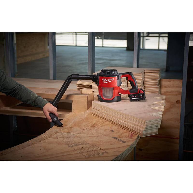 Milwaukee M18 18-Volt Lithium-Ion Cordless Compact Vacuum w/ (1) 5.0Ah Battery and Charger - 0882-20-48-59-1850