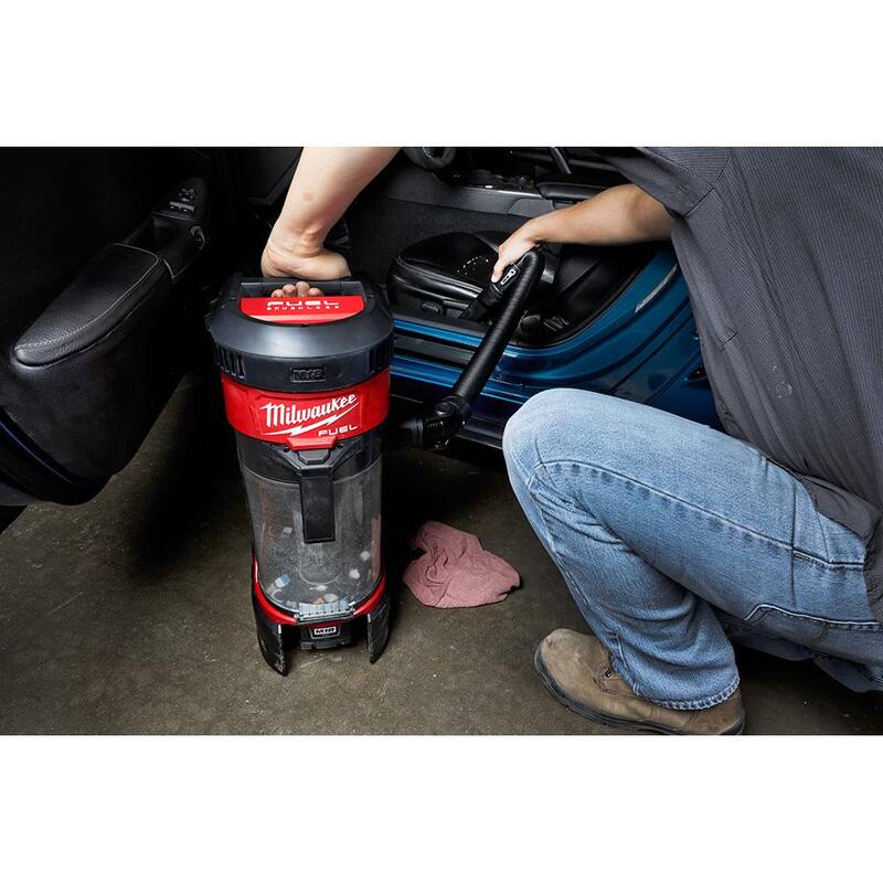 Milwaukee M18 FUEL 18-Volt Lithium-Ion Brushless 1 Gal. Cordless 3-in-1 Backpack Vacuum with (2) M18 HIGH OUTPUT 6.0 Ah Batteries - 0885-20-48-11-1862