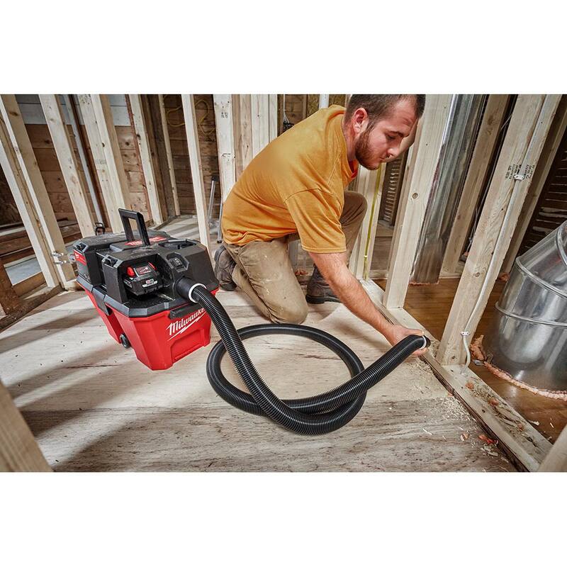 Milwaukee M18 FUEL 6 Gal. Cordless Wet/Dry Shop Vacuum with High Efficiency Filter, HEPA Filter and (5-Pack) Fleece Dust Bags - 0910-20-49-90-1977-49-90-1979