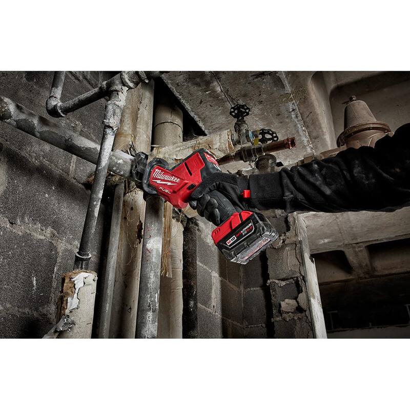 Milwaukee M18 FUEL PACKOUT 18-Volt 2.5 Gal. Lithium-Ion Cordless Wet/Dry Vacuum with HACKZALL Reciprocating Saw Kit - 0970-20​-2719-20-48-59-1880