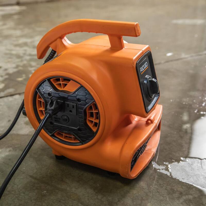 RIDGID 600 CFM 3-Speed Portable Blower Fan Air Mover with Daisy Chain, 3 Operating Positions for Water Damage Restoration - AM2265