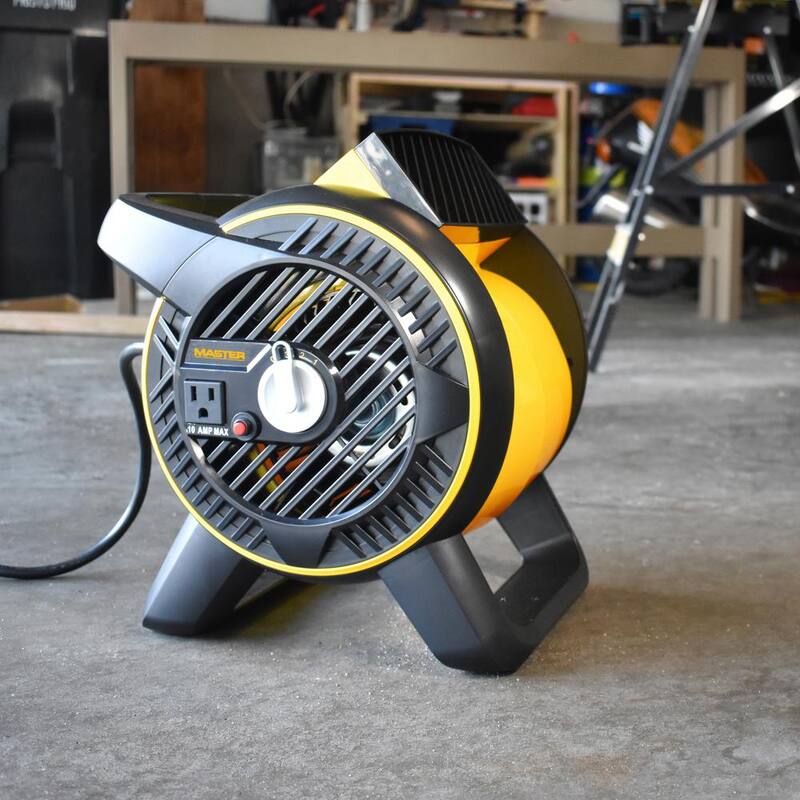 Master Heavy-Duty Pivoting High-Velocity Blower Fan with Outlet - MAC-310A-120