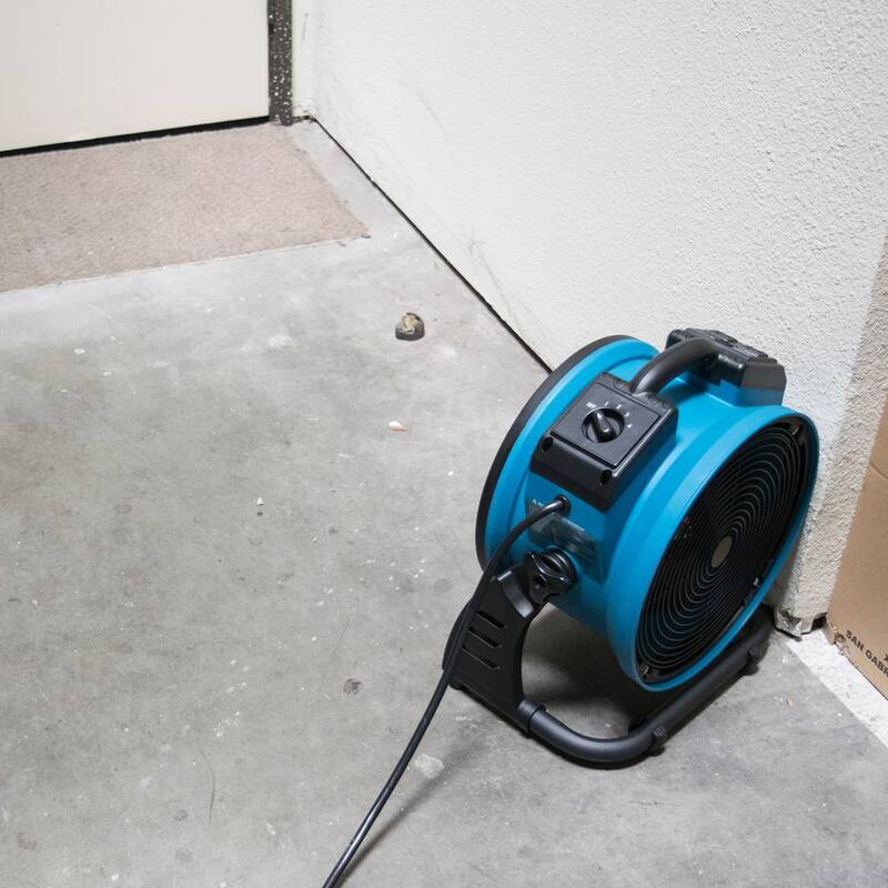XPOWER P-26AR 1300 CFM 4-Speed Industrial Axial Air Mover Blower Fan with Built-in. Power Outlets in Blue - P-26AR