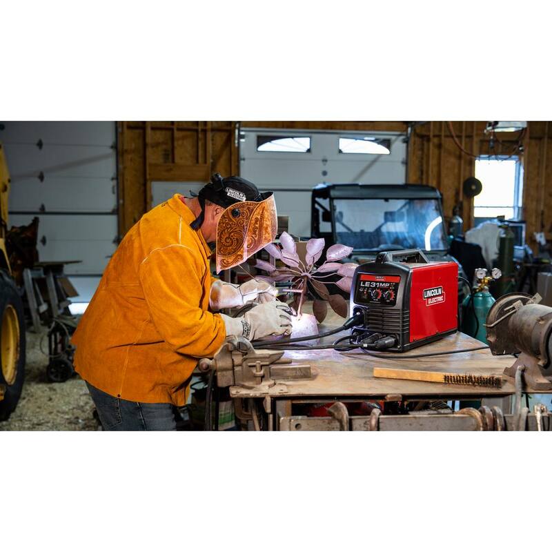 Lincoln Electric 140 Amp LE31MP Multi-Process Stick/MIG/Flux-Core/TIG, 120V, Aluminum Welder with Spool Gun sold separately - K3461-1