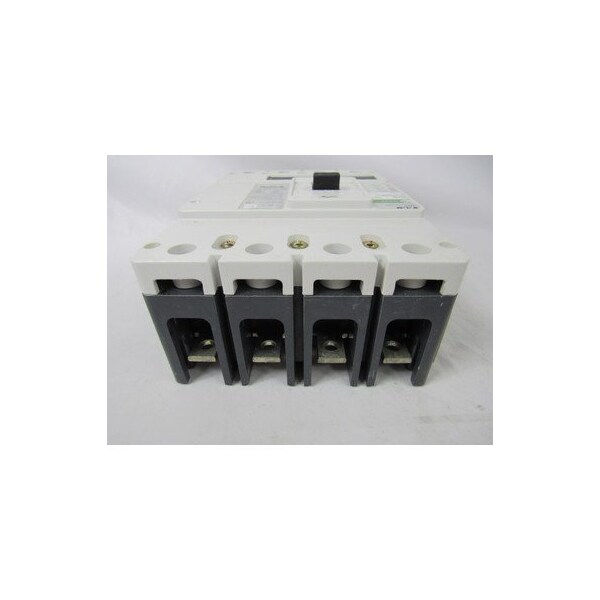 Eaton CKD PV 1000 VDC 4P 150A 5KA 100% RATED F/F W/O COLLARS - CKDPV4150W