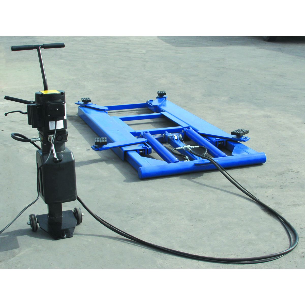 Elevador de tijera de capacidad de 6000 lb. de Central Hydraulics - 91315