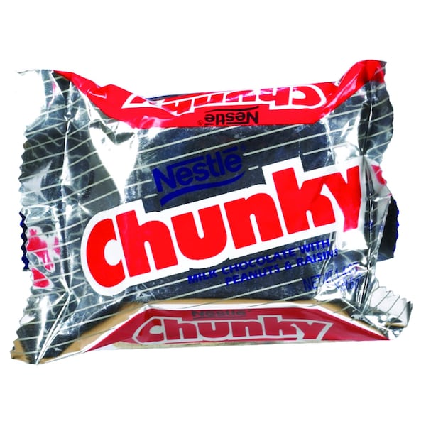 Barra de dulce Chunky Nestle de Maní, Chocolate y Pasas de Uva de 1.4 oz - 711321
