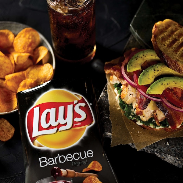 Papas Fritas Lay's sabor BBQ en bolsas de 1.5 oz., paquete de 64 - 44358