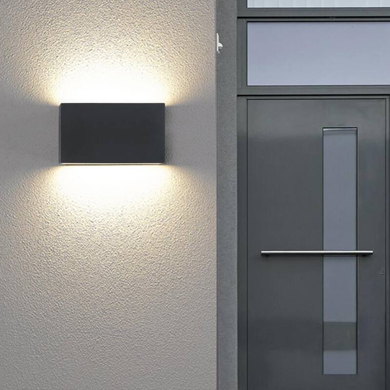 Lámpara de pared exterior de aluminio con dos luces LED en negro, con conexión eléctrica. Paquete de 1 unidad - CA2228-W