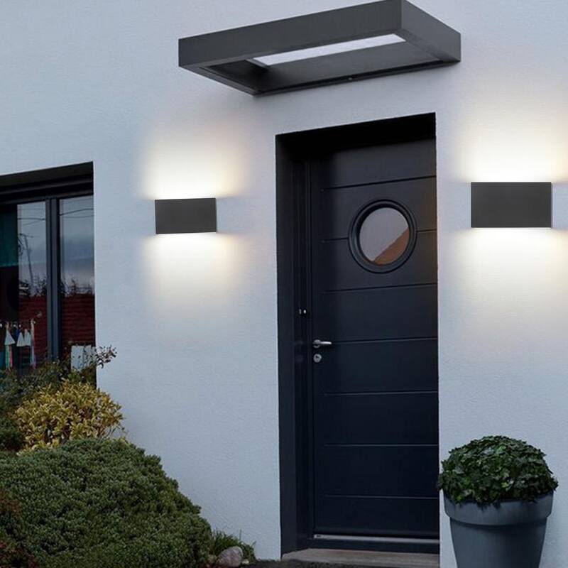 Lámpara de pared exterior de aluminio con dos luces LED en negro, con conexión eléctrica. Paquete de 1 unidad - CA2228-W