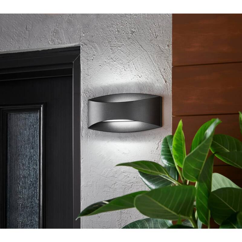 Colección de Decoradores para el Hogar Greeleyville 5 pulgadas 2-Luz Linterna de Pared Exterior Integrada LED en Negro Arena con Vidrio Esmerilado - 23736