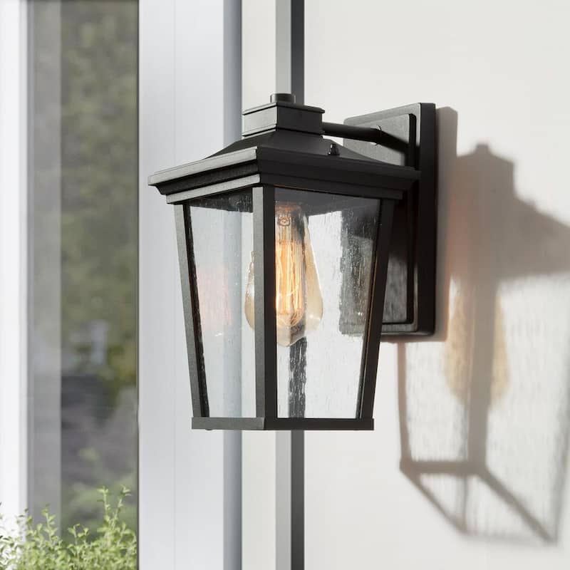 Lámpara de pared negra LNC Transitional de 1 luz de 11 pulgadas con pantalla de vidrio grabado, moderna luz de pared exterior compatible con LED - A03319S