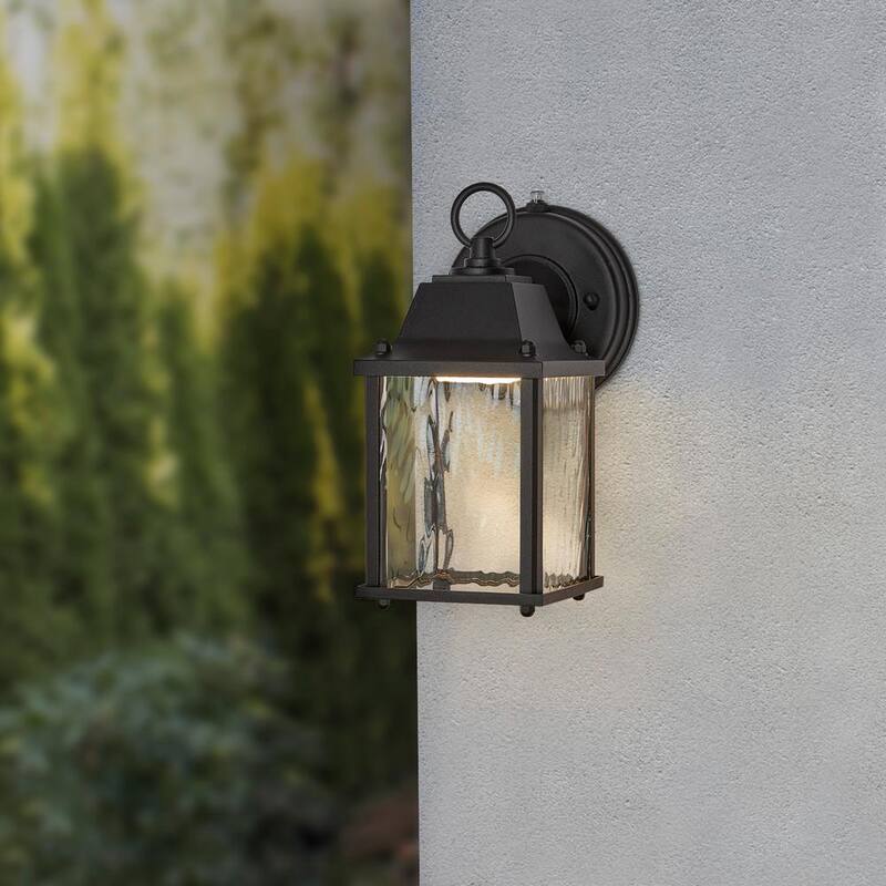 Lámpara de pared para exteriores Maxxima Black con LED, cristal de agua transparente, sensor de anochecer a amanecer, 650 lúmenes, luz blanca cálida de 3000K - MEL-6101W