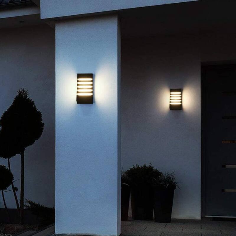 C Cattleya 9.75 in. Linterna de Pared para Exteriores de Aluminio Fundido Negro con LED - CA1915-W