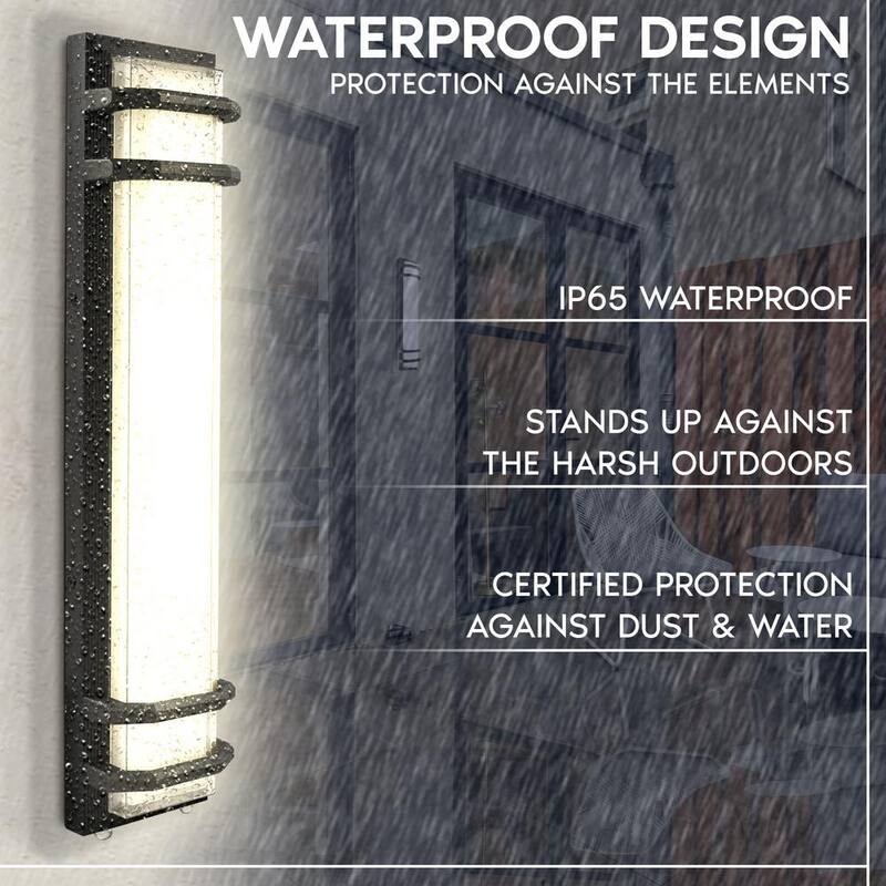 LUXRITE 23.62 pulgadas en negro Aplique de pared LED para exteriores accesorio de luz 3CCT 3000K-5000K 20 watts certificado ETL a prueba de agua IP65 - LR40317-1PK