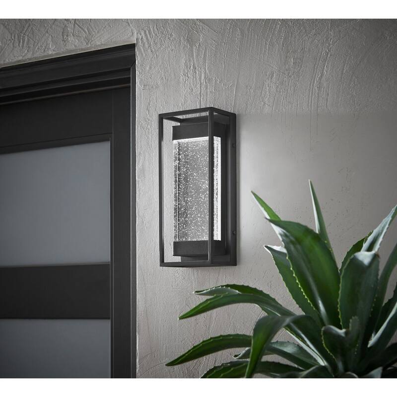 Lámpara de pared para exteriores Hampton Bay Lindley de 12.38 pulgadas, moderna con 1 luz, acabado mate negro, conectado directamente a la corriente eléctrica, con marco doble de burbujas (paquete de 1) - WWL-009-M-MB