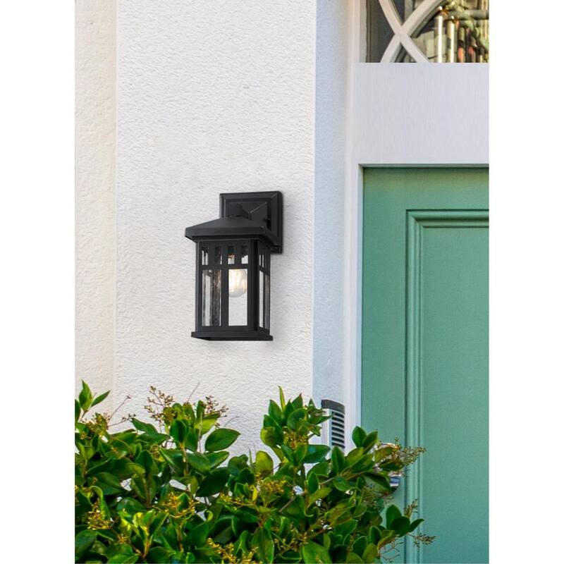 Linterna de pared para exteriores Westinghouse Burnham de 1 luz en negro texturizado con vidrio claro sembrado - 6120800