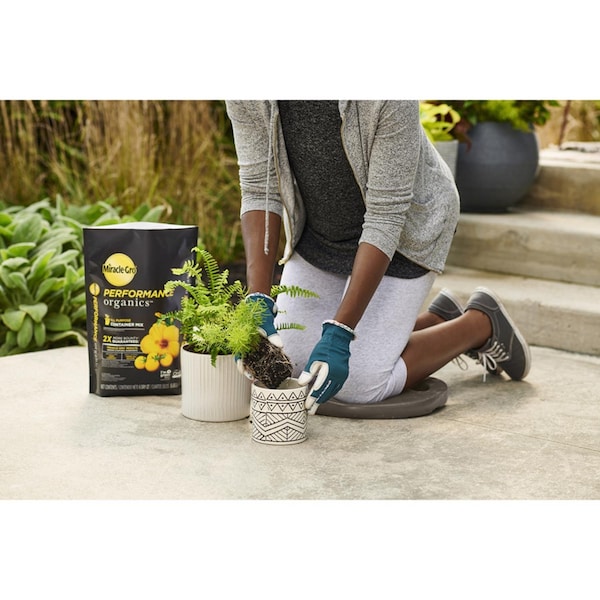 Mezcla de tierra orgánica para macetas todo uso Miracle-Gro Performance Organics de 6 qt - 45606300.