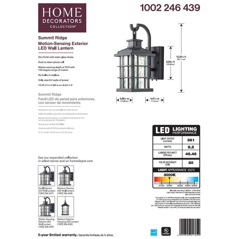 Colección de decoradores para el hogar Summit Ridge 12.25 pulgadas. Linterna de pared con sensor de movimiento y LED integrado en zinc - CQH1691LS-2