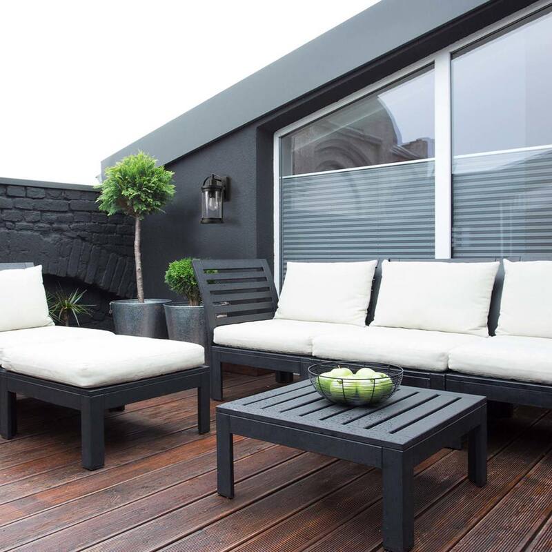 Lámpara de pared Globe Electric Xavier negro mate estilo granja para interiores/exteriores con 1 luz y pantalla de vidrio sembrado - 44864