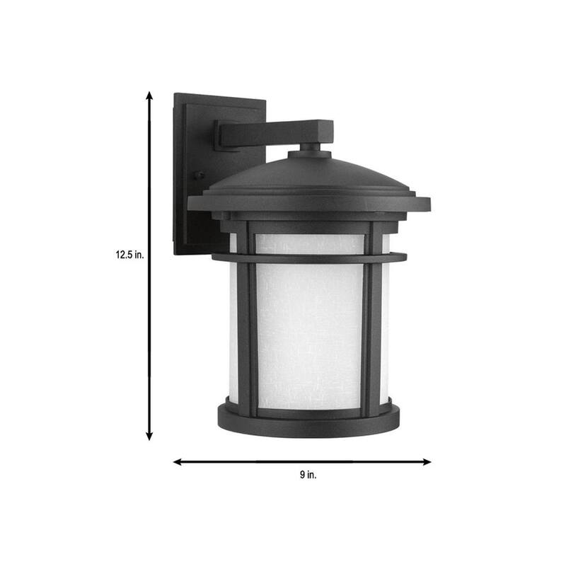 Colección de iluminación Wish de Progress Lighting, lámpara de pared mediana para exteriores estilo artesanal de 1 luz en negro texturizado con vidrio de lino blanco grabado - P6085-31