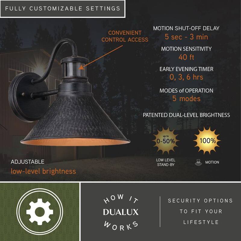 VAXCEL Outland 10 pulg. W Lámpara de Pared Exterior con Sensor de Movimiento Anochecer a Amanecer en Metal Martillado Bronce Rústico - T0669