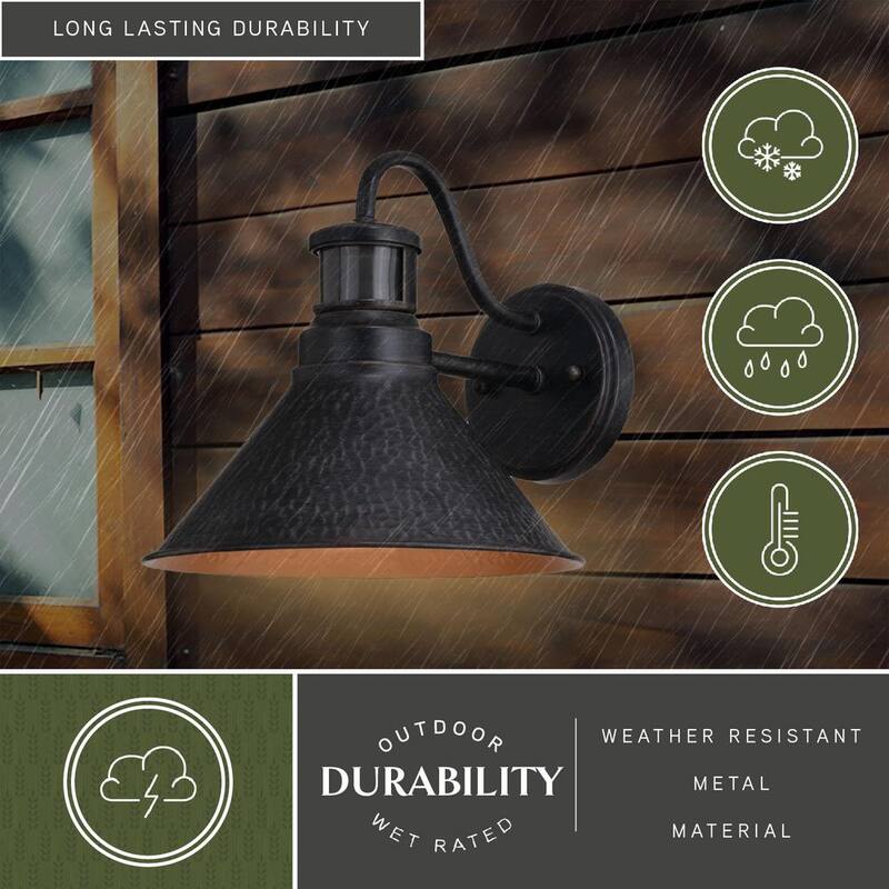 VAXCEL Outland 10 pulg. W Lámpara de Pared Exterior con Sensor de Movimiento Anochecer a Amanecer en Metal Martillado Bronce Rústico - T0669
