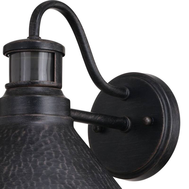 VAXCEL Outland 10 pulg. W Lámpara de Pared Exterior con Sensor de Movimiento Anochecer a Amanecer en Metal Martillado Bronce Rústico - T0669