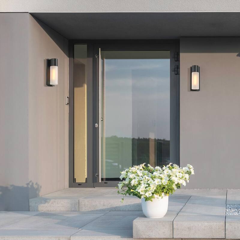 Lámpara de pared exterior Uolfin de 1 luz y 13 pulgadas en color negro, estilo moderno de mediados del siglo con pantalla de vidrio esmerilado - 62868RJ3ENY4739.
