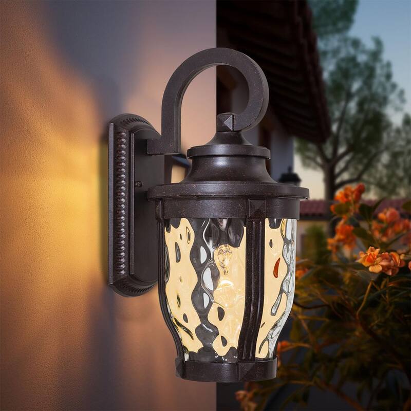 El gran aire libre por Minka Lavery Merrimack 1-Light Corona Bronze Outdoor Wall Lantern Sconce - 8762-166