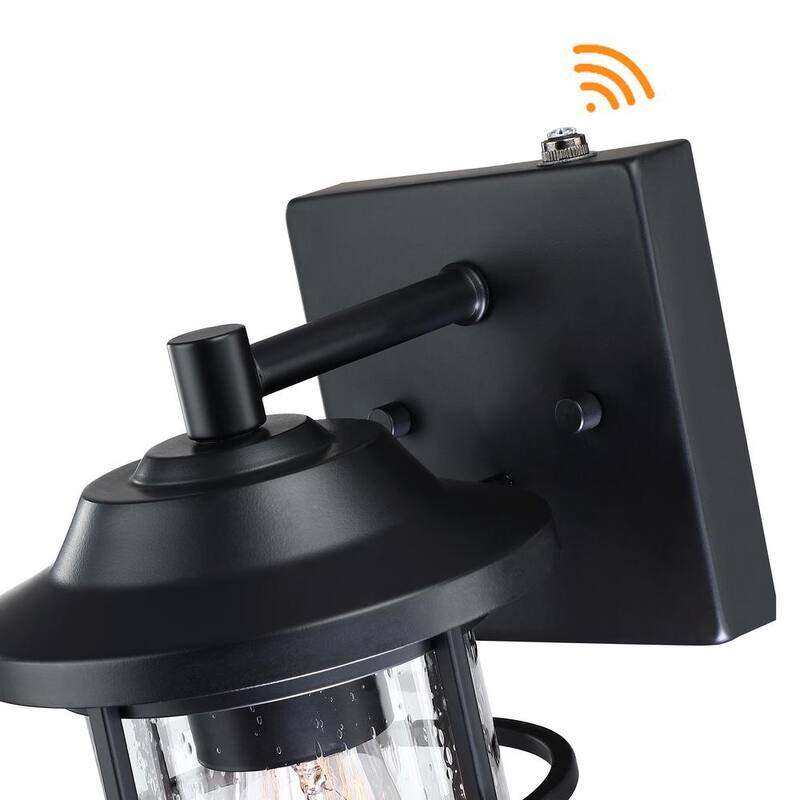 Luminaria de pared para exteriores Uixe 11 pulgadas, acabado negro mate, cableado rígido, con sensor de anochecer a amanecer y pantalla de vidrio con semillas - SSL-14631-S-PC