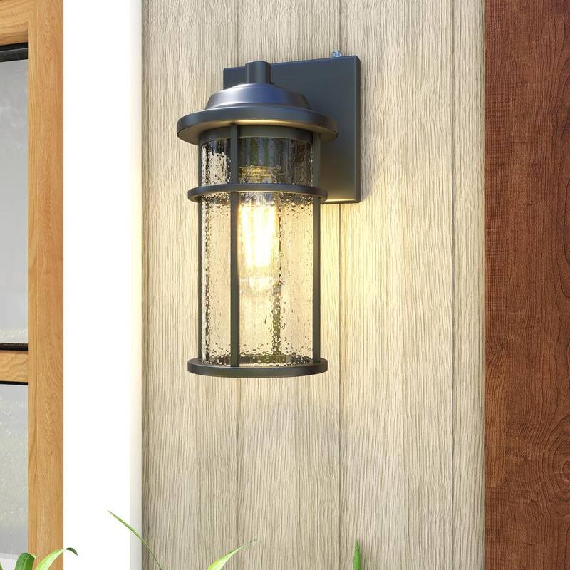 Luminaria de pared para exteriores Uixe 11 pulgadas, acabado negro mate, cableado rígido, con sensor de anochecer a amanecer y pantalla de vidrio con semillas - SSL-14631-S-PC