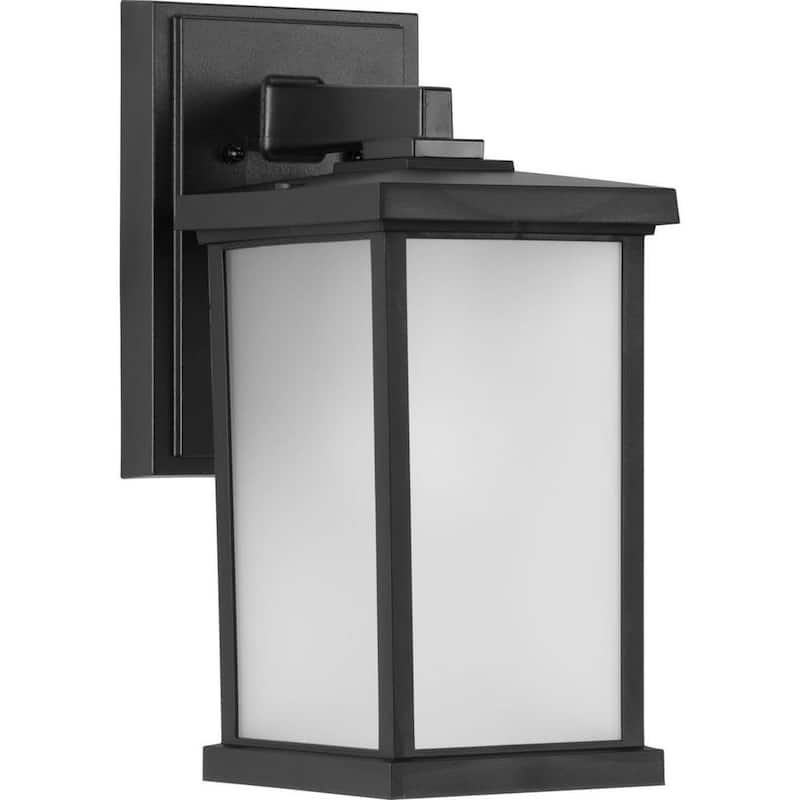 Lámpara de pared exterior tradicional Progress Lighting Trafford, estilo farol de una luz, color negro texturizado, con pantalla esmerilada no metálica - P560289-031