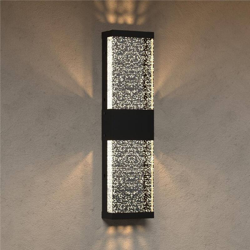 Lámpara de pared frontal exterior LED con cristal de burbujas en negro arena del anochecer al amanecer Maxax Decorators 15 pulgadas - 7032-1BK