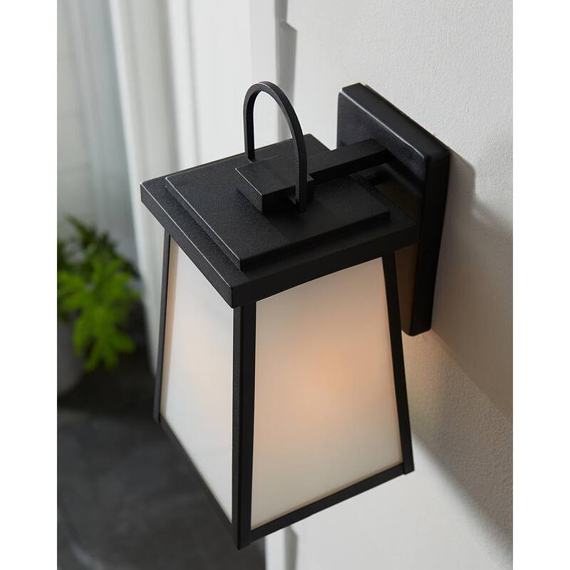 Foco de pared exterior negro de estilo transicional TIELLA Bihl de 1 luz mediana con paneles de vidrio transparente y blanco incluidos - L8648H1L-BK