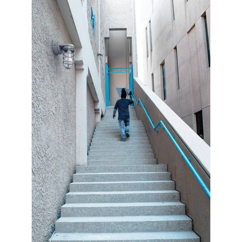 Luz de pared exterior estanca Lithonia Lighting Contractor Select 1 Light Gray 120/277 LED Integrado Linterna de pared con pantalla 1-Pack - 211RM6