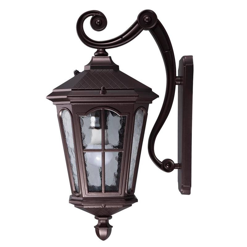 Luz de pared exterior LED marrón de 1 luz KODA Bentham 19.4 in con vidrio martillado de iluminación al anochecer (bombilla incluida) - LM57753-1