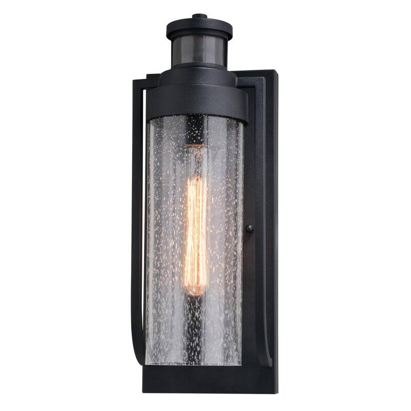 Lámpara de pared exterior VAXCEL Lawton Steel LED Compatible Black con Sensor de Movimiento al Anochecer y al Amanecer de Cristal Transparente Transicional - T0749
