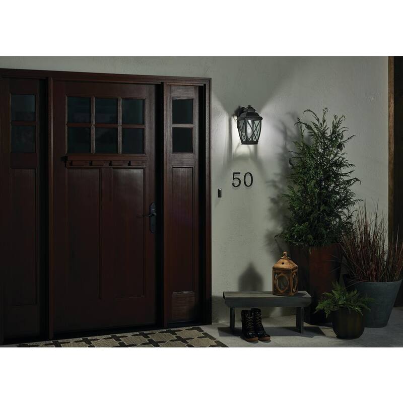 Lámpara de pared con linterna KICHLER Tangier de 13.5 pulgadas y 1 luz en bronce antiguo para exteriores, con cableado duro y sin focos incluidos (paquete de 1) - 49841OZ