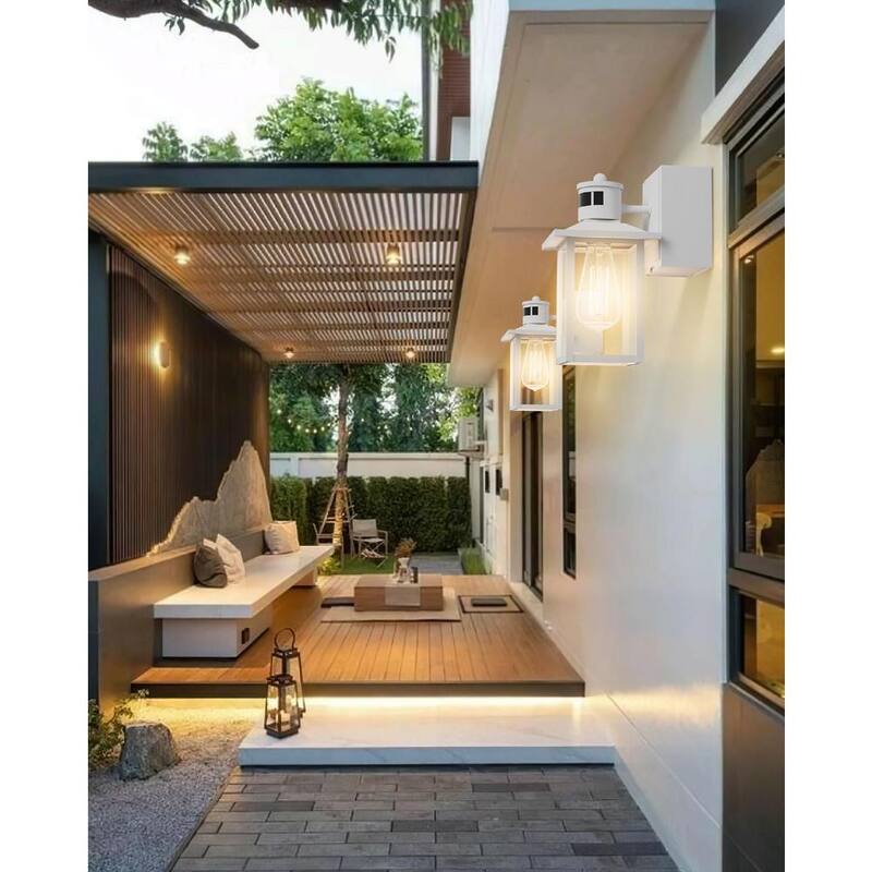 Lámpara de pared exterior con sensor de movimiento blanco Tivleed 10.83 pulgadas, con cableado duro de amanecer a atardecer, con No incluye focos - HGW291D02-WD062