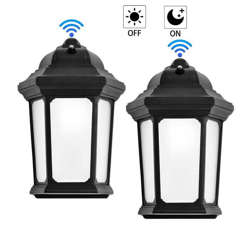 Lámpara de pared exterior con farol de cristal esmerilado de 5000K y acabado negro Edvivi 8 pulgadas LED con fotocélula para amanecer y atardecer con cable duro (paquete de 2) - LED5705BK-2PK