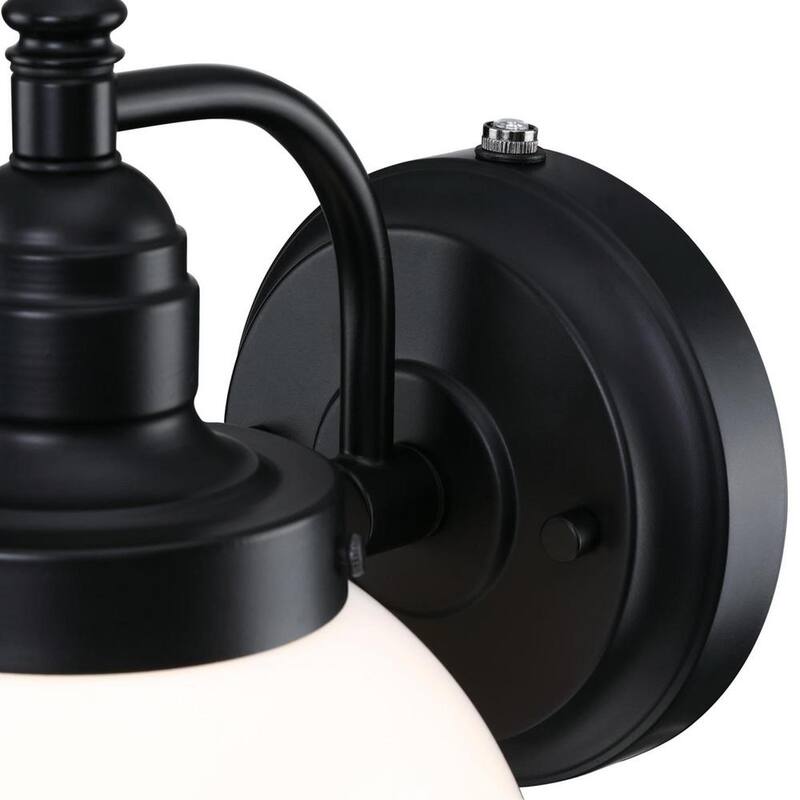 Aplique de pared para exteriores Westinghouse Eddystone de 1 luz en color negro mate con cristal blanco opalino y sensor de atardecer a amanecer - 6121400