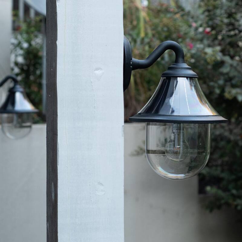 GAMA SONIC Orion Lámpara de pared al aire libre solar moderna de un foco en negro con tecnología Morph y bombilla LED de luz cálida blanca - 123010