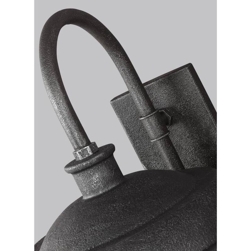 Generación de Iluminación Lennex 1-Luz Linterna de Pared de Metal Gris Acabado Aluzinc para Exteriores de 17.25 pulg. - WB1828SGM