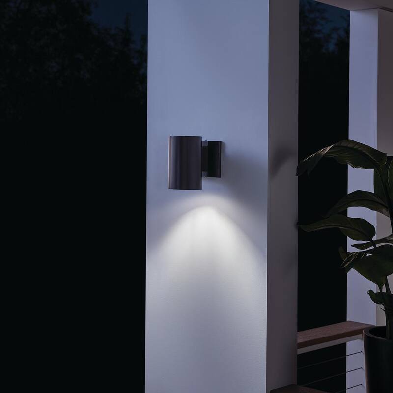 Lámpara de pared estilo linterna KICHLER Independence de 7 pulgadas con cableado duro para exteriores en negro y 1 luz, no incluye focos (paquete de 1) - 9234BK