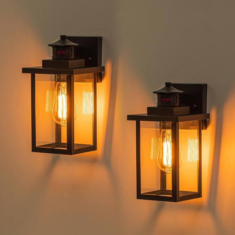 Lámpara de pared de exterior con sensor de movimiento y sensor de luz al amanecer C Cattleya de 1 luz en color negro con cableado duro y sin bombilla incluida (paquete de 2) - HCA2426-2W