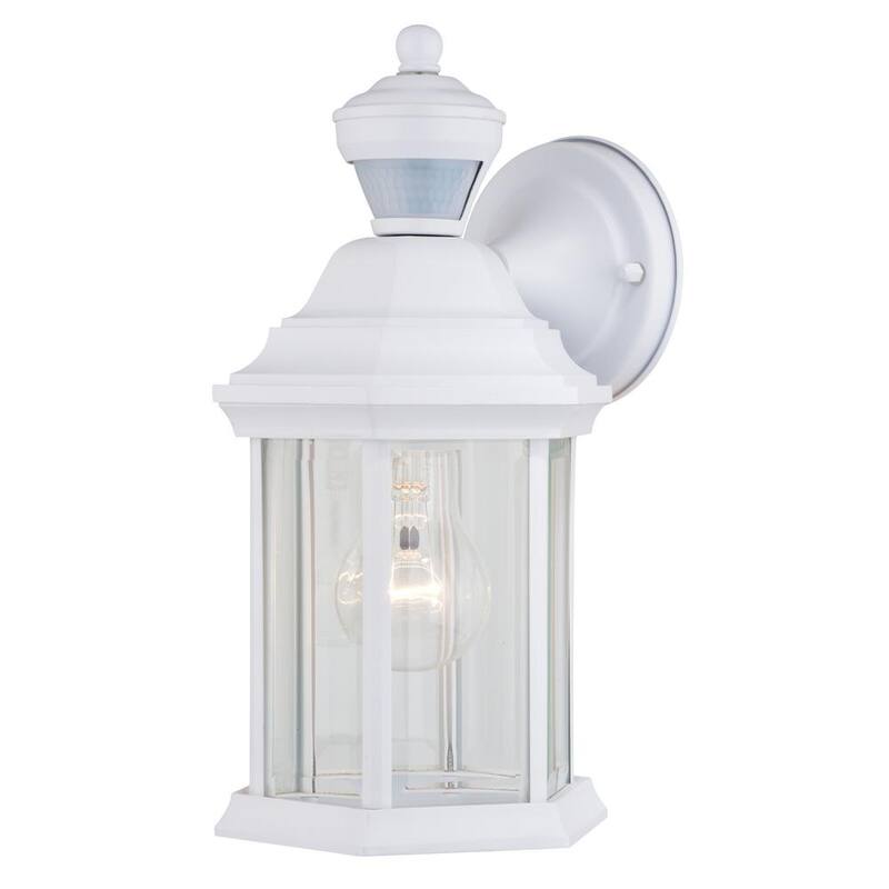 VAXCEL Auburn Aluminio 6.25 pulgadas W 1 Luz Sensor de Movimiento Blanco Fotocelda Linterna de Pared Exterior de Amanecer a Anochecer Cristal Transparente - T0730