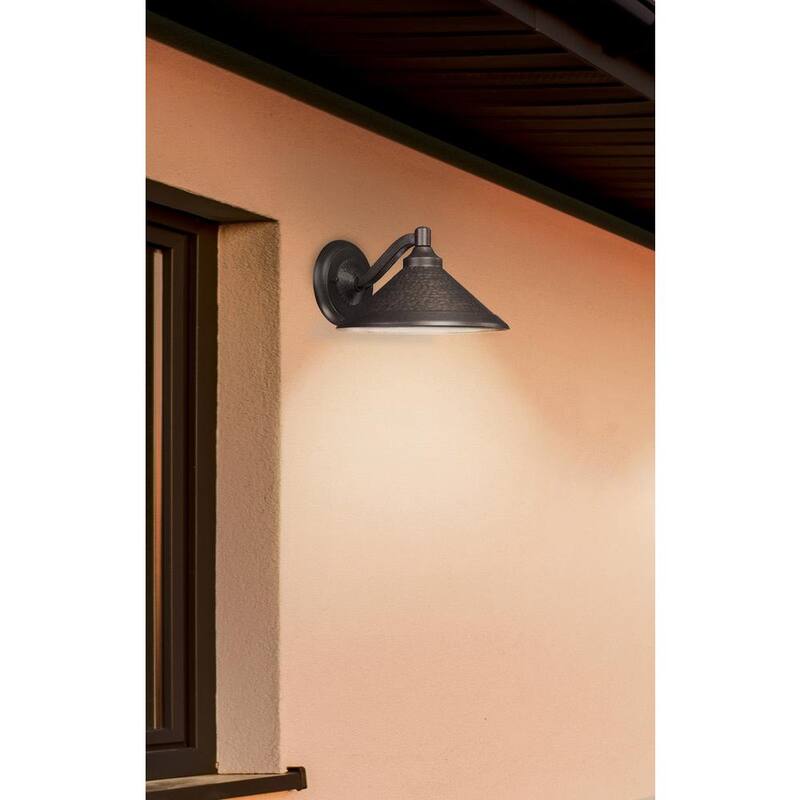 Los grandes espacios al aire libre de Minka Lavery Kirkham 1-Light Aspen Bronze Linterna de pared integrada para exteriores - 8101-A138-L