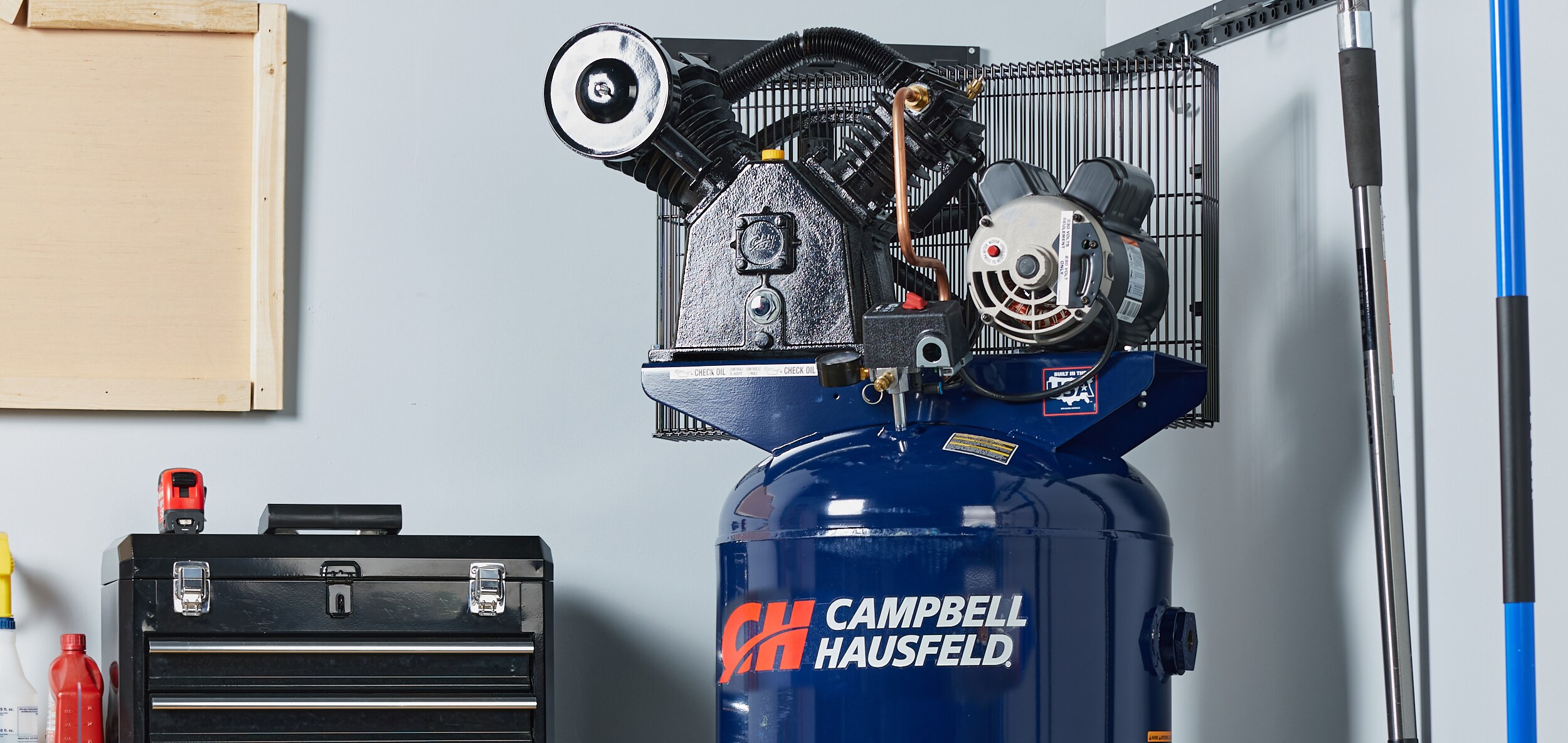 Compresor de aire vertical eléctrico estacionario Campbell Hausfeld de 60 galones y 175 PSI - XC602100