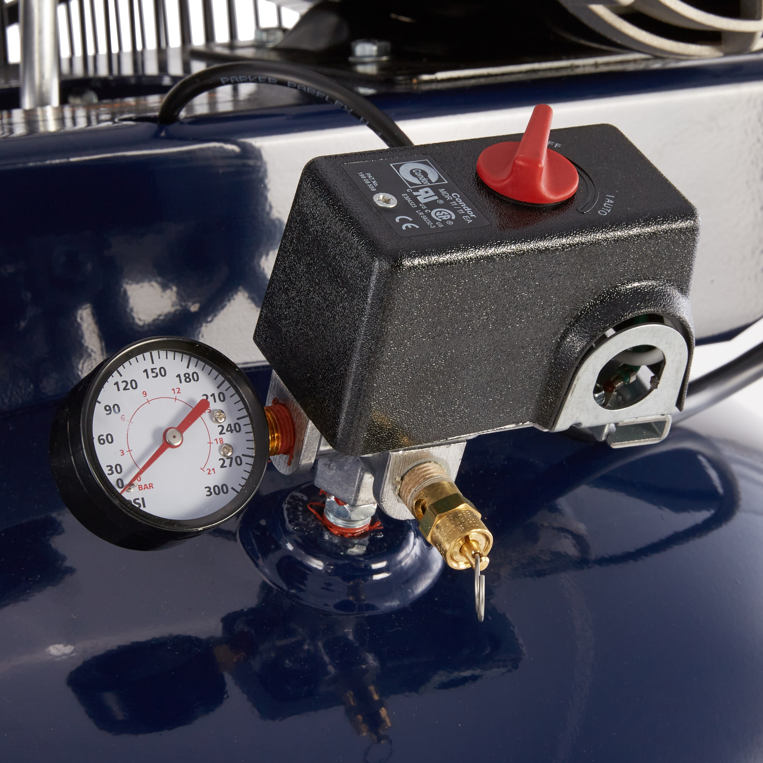 Compresor de aire eléctrico vertical estacionario de 80 galones Campbell Hausfeld 135 PSI - TQ3104